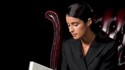 Yennefer_Reads_The_Witcher_28feat__Anya_Chalotra29_096.jpg